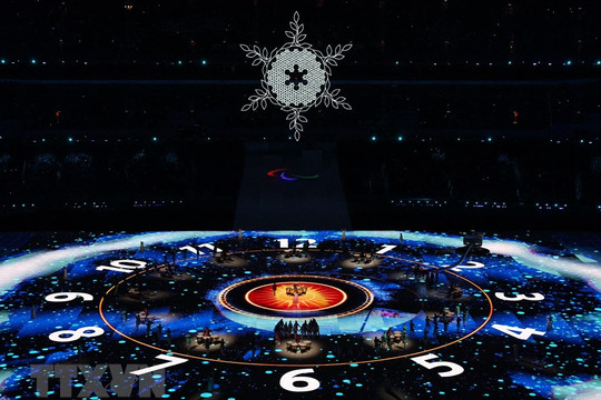 Quang cảnh lễ bế mạc Paralympic mùa đông Bắc Kinh 2022