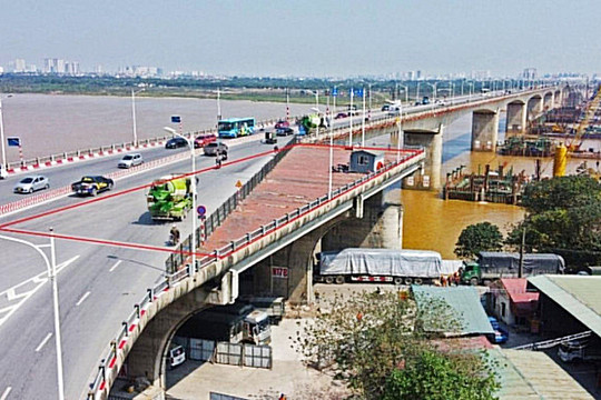 Từ ngày 26-3, tháo dỡ 2 nhịp cầu tạm của cầu Vĩnh Tuy giai đoạn 1
