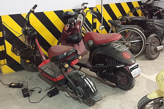Cần sớm có quy chuẩn về hệ thống sạc xe máy điện tại chung cư