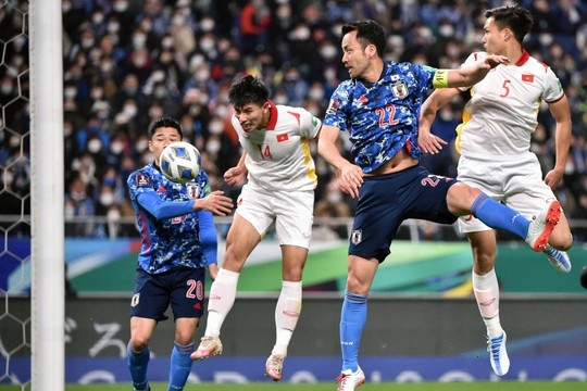 Tuyển bóng đá Việt Nam hòa kịch tính trước Nhật Bản