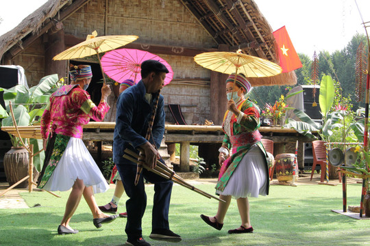 Trải nghiệm sắc màu văn hóa các dân tộc Việt Nam tại ''Ngôi nhà chung''