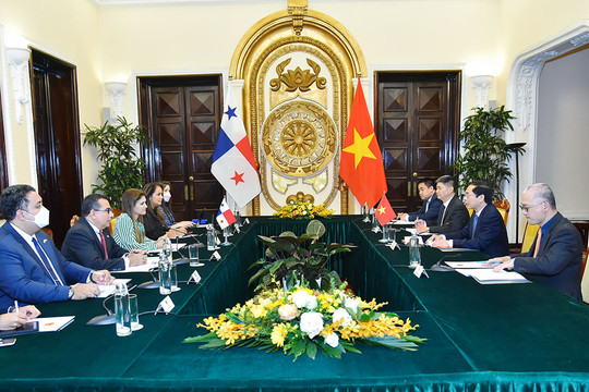 Việt Nam mong muốn tăng cường quan hệ hữu nghị truyền thống hợp tác nhiều mặt theo hướng thực chất, hiệu quả với Panama