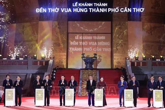 Chủ tịch nước Nguyễn Xuân Phúc dự Lễ khánh thành Đền thờ Vua Hùng tại thành phố Cần Thơ
