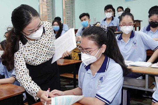 Thành phố Hồ Chí Minh huy động tối đa học sinh đi học trực tiếp