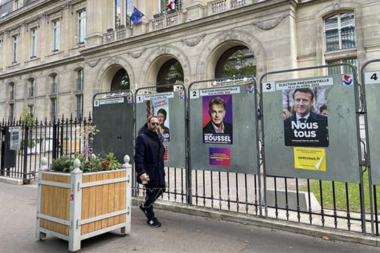 Bầu cử Tổng thống Pháp 2022: Ông Macron và bà Le Pen đủ tiêu chuẩn vào vòng hai