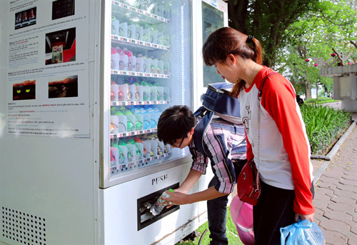Hà Nội triển khai lắp đặt máy bán hàng tự động tại địa điểm công cộng