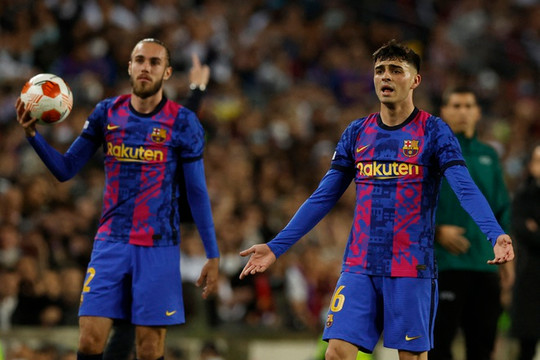 Barca chia tay Europa League sau trận thua tại Camp Nou