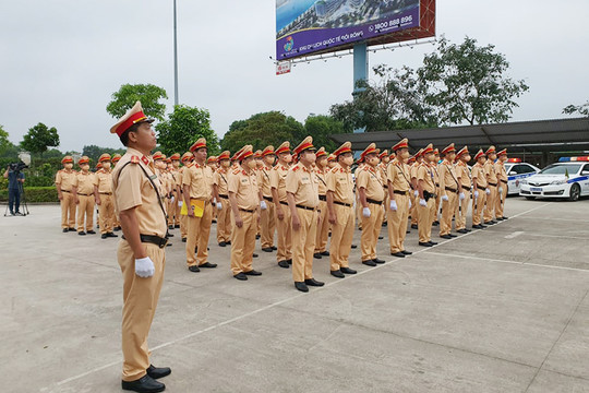 Ra quân bảo đảm an toàn giao thông dịp nghỉ lễ 30-4 và 1-5