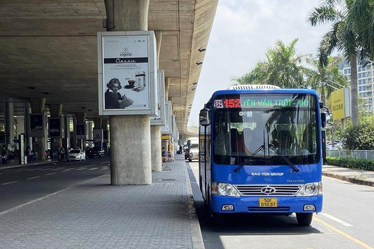 Xe buýt chính thức đón khách ở ga quốc nội sân bay Tân Sơn Nhất