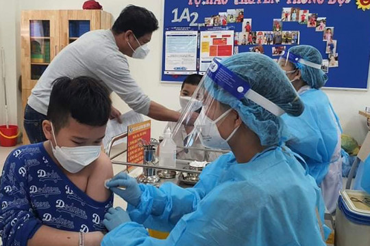 Hà Nội có thêm 104.000 liều vắc xin Moderna cho trẻ, tiếp tục tiêm cho học sinh lớp 5, lớp 4