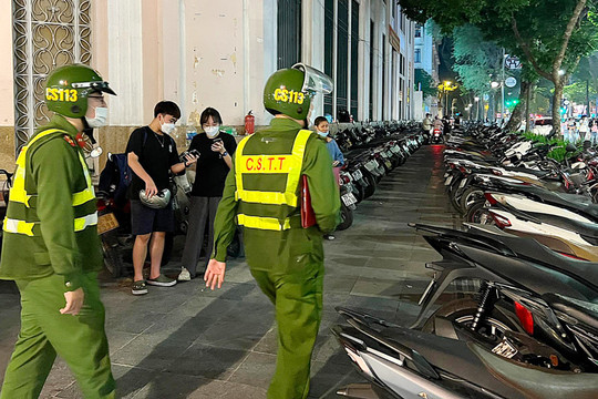 Xử phạt hơn 80 trường hợp trông giữ phương tiện vi phạm tại khu vực phố cổ và hồ Hoàn Kiếm