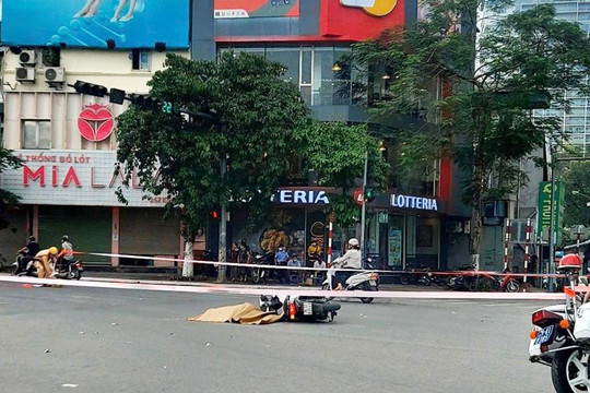 Tai nạn giao thông khiến người phụ nữ đi xe máy tử vong trên đường Kim Mã