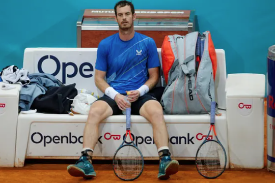 Madrid Open 2022: Andy Murray rút lui, Novak Djokovic vào thẳng tứ kết