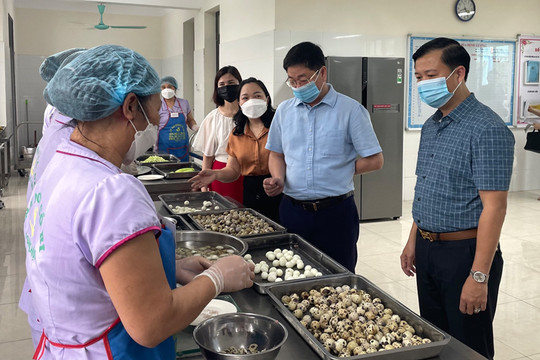 Huyện Gia Lâm xử phạt 2 cơ sở kinh doanh dịch vụ ăn uống