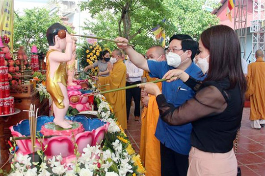 Chủ tịch Ủy ban Mặt trận Tổ quốc Việt Nam gửi thư chúc mừng nhân dịp Đại lễ Phật đản 2022