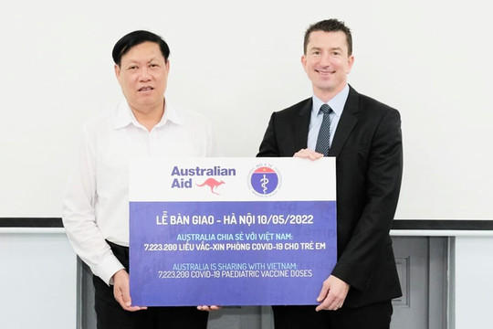 Việt Nam tiếp nhận hơn 7,2 triệu liều vắc xin do Australia tài trợ để tiêm cho trẻ 5-12 tuổi