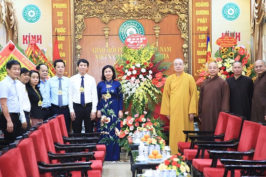 Lãnh đạo thành phố chúc mừng Giáo hội Phật giáo Việt Nam nhân dịp Đại lễ Phật đản