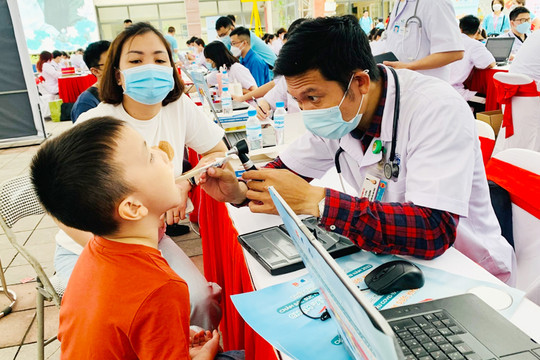 120 y, bác sĩ tham gia hành trình "Thầy thuốc trẻ làm theo lời Bác tình nguyện vì sức khỏe cộng đồng"