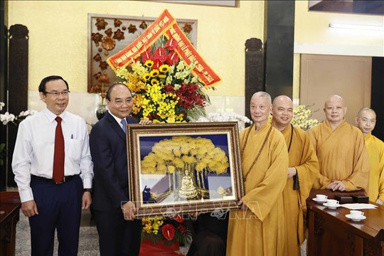 Chủ tịch nước Nguyễn Xuân Phúc chúc mừng Đại lễ Phật đản tại thành phố Hồ Chí Minh