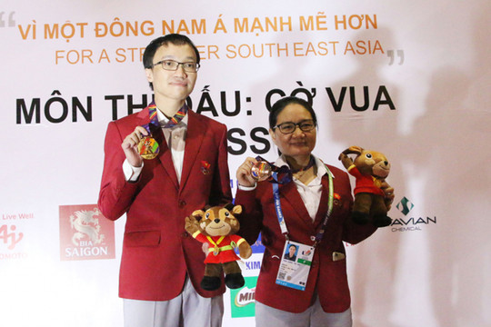 Nguyễn Ngọc Trường Sơn mang tấm Huy chương vàng đầu tiên cho Cờ vua Việt Nam