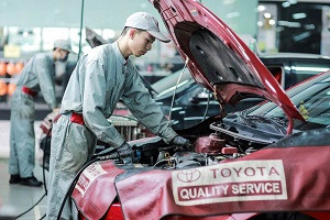 Toyota tri ân khách hàng với chương trình "An tâm bảo dưỡng - vững bước hành trình"