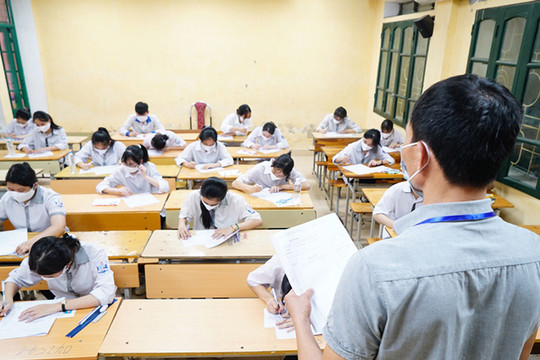 Không được gợi ý cha mẹ học sinh đóng góp phục vụ các kỳ thi