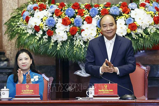 Chủ tịch nước Nguyễn Xuân Phúc gặp mặt Đoàn đại biểu đồng bào dân tộc thiểu số tỉnh Tuyên Quang