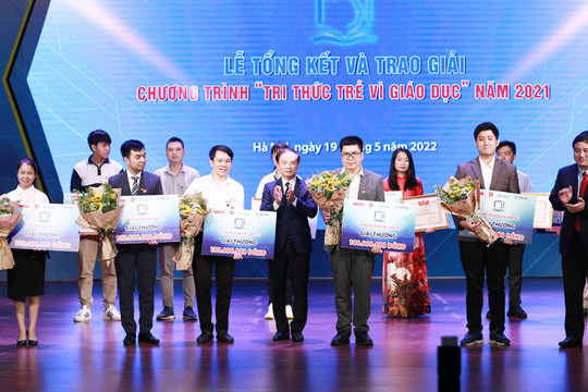 Ba công trình, sáng kiến của tác giả Hà Nội đoạt giải ''Tri thức trẻ vì giáo dục'' năm 2021