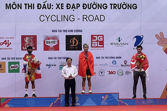 Tuyển xe đạp Việt Nam giành Huy chương vàng và bạc nội dung đường trường nam, nữ