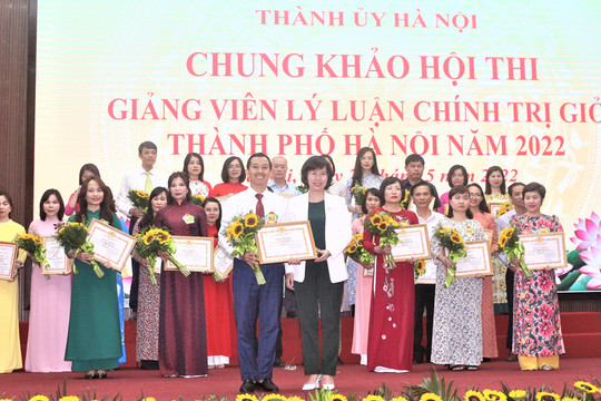Thí sinh Tô Quang Tạo giành giải Nhất Hội thi giảng viên lý luận chính trị giỏi