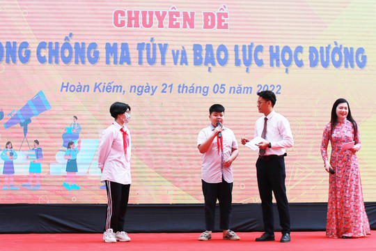 Hơn 1.000 học sinh quận Hoàn Kiếm tìm hiểu về phòng, chống ma túy