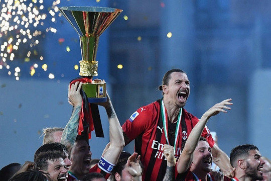 Ibrahimovic vô địch Serie A cùng Milan sau 11 năm