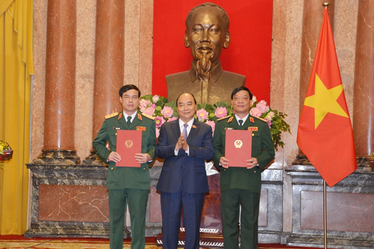 Chủ tịch nước trao các quyết định thăng quân hàm lên Thượng tướng Quân đội nhân dân Việt Nam