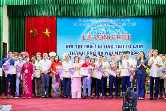 Trao giải Hội thi Thiết bị đào tạo tự làm thành phố Hà Nội năm 2022