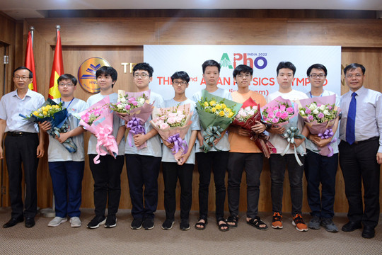 Đoàn học sinh Việt Nam đoạt 3 huy chương tại kỳ thi Olympic vật lý châu Á - Thái Bình Dương