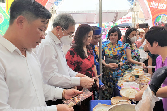 35 đơn vị tham gia Hội chợ hàng Việt quận Ba Đình năm 2022