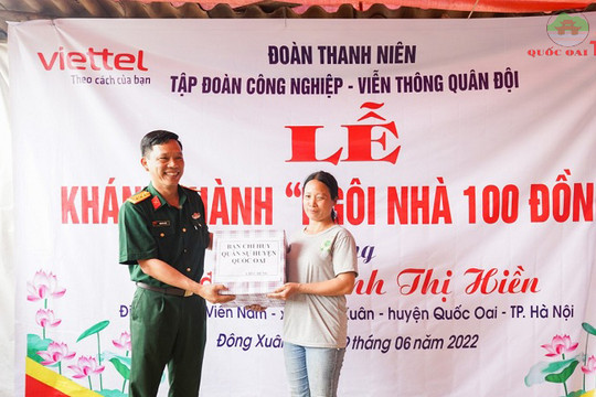 Bàn giao "Ngôi nhà 100 đồng" cho hộ nghèo ở huyện Quốc Oai