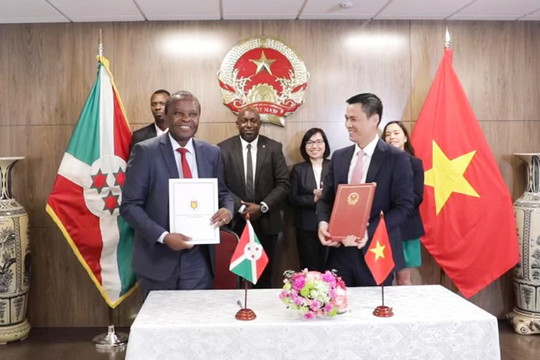 Việt Nam - Burundi ký hiệp định miễn thị thực với công dân hai nước mang hộ chiếu ngoại giao và hộ chiếu công vụ