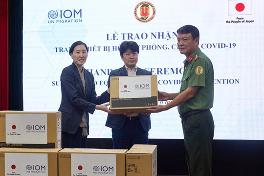 IOM hỗ trợ trang thiết bị chống dịch Covid-19 cho Việt Nam