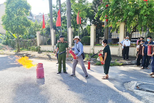 Phổ biến quy định phòng cháy, chữa cháy cho 200 báo cáo viên, tuyên truyền viên huyện Thanh Trì