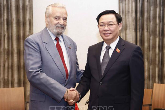 Chủ tịch Quốc hội Vương Đình Huệ tiếp lãnh đạo Hội Hữu nghị Hungary - Việt Nam