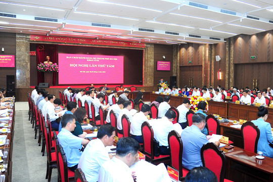 Khai mạc Hội nghị lần thứ tám Ban Chấp hành Đảng bộ thành phố Hà Nội khóa XVII