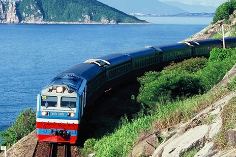 Thực hiện chạy thêm nhiều chuyến tàu khách trên tuyến Bắc - Nam