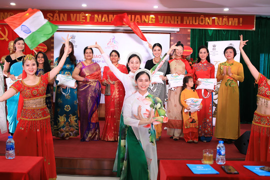 Giao lưu hữu nghị kỷ niệm 50 năm quan hệ ngoại giao Việt Nam - Ấn Độ