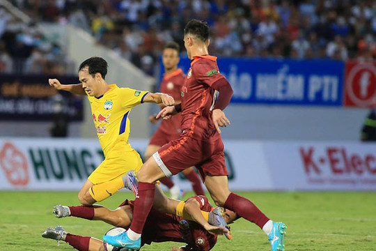 Vòng 5 Night Wolf V.League 2022:  Chơi hơn người, Hoàng Anh Gia Lai vẫn không thắng Topenland Bình Định