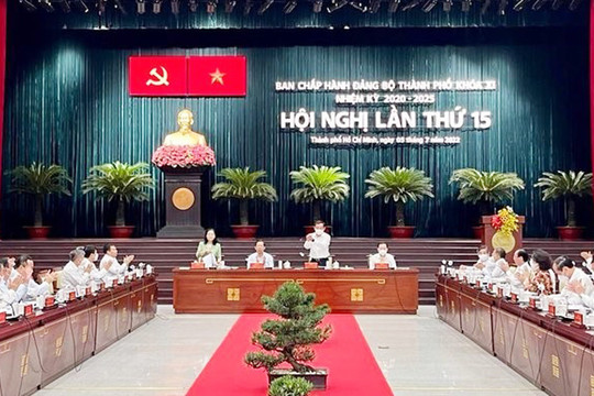 Hội nghị Thành ủy thành phố Hồ Chí Minh bàn thảo 2 vấn đề quan trọng