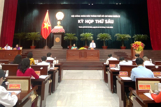 HĐND thành phố Hồ Chí Minh bàn các giải pháp đưa kinh tế phục hồi bền vững