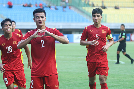 Chơi thiếu người, đội tuyển U19 Việt Nam vẫn thắng áp đảo U19 Brunei