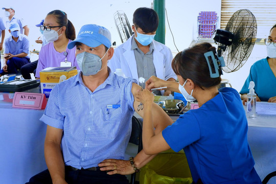 Thành phố Hồ Chí Minh: Nỗ lực phủ rộng diện tiêm chủng