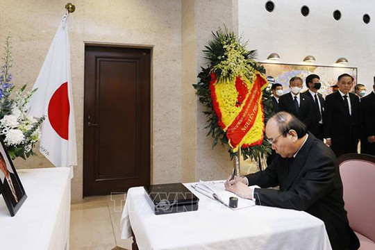 Lãnh đạo cấp cao Việt Nam ghi sổ tang, viếng cố Thủ tướng Nhật Bản Abe Shinzo